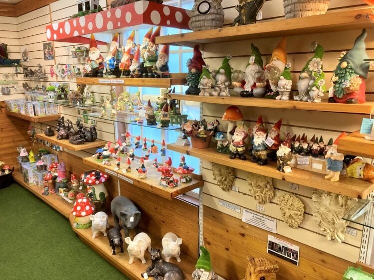 TOURIST ATTRACTION – GIFT/SOUVENIR RETAIL, ORNAMENT RETAIL & MANUFACTURING, SNACKS & GARDENS Photo 7
