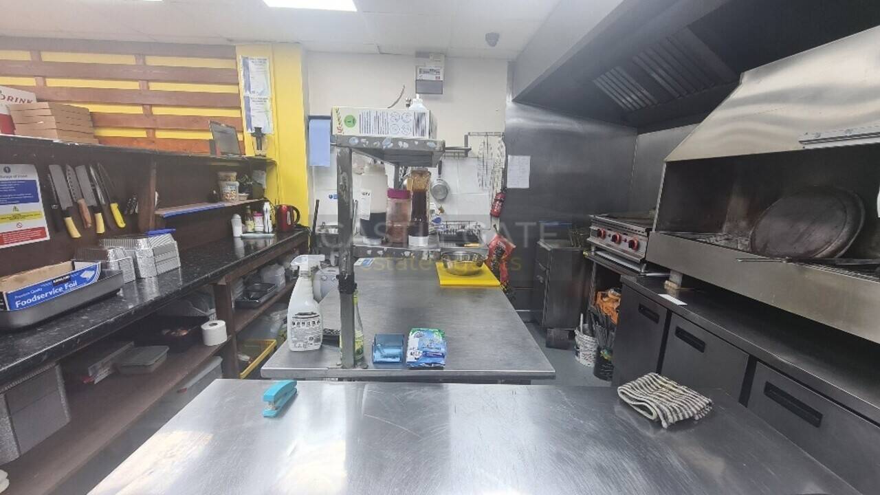 Leasehold diner/ takeaway for sale in Huddersfield