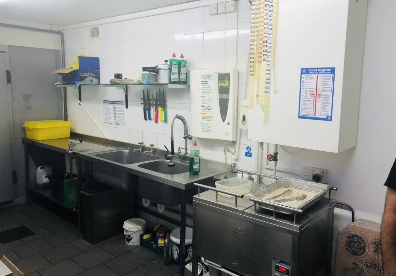 Leasehold takeaway is for sale