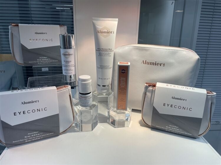 PROFITABLE, LONG-ESTABLISHED SKIN & LASER CLINIC WITH RECURRING CLIENTBASE