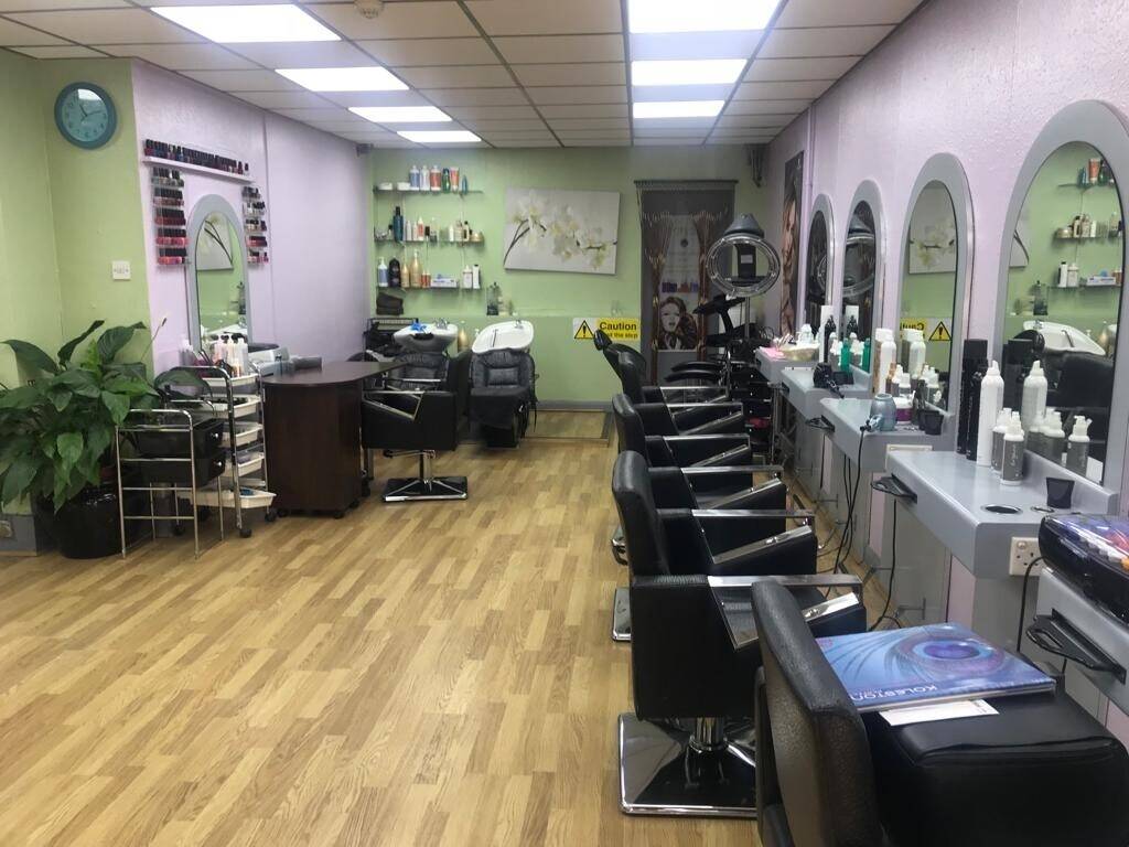 Leasehold hair and beauty salon for sale in Northwood