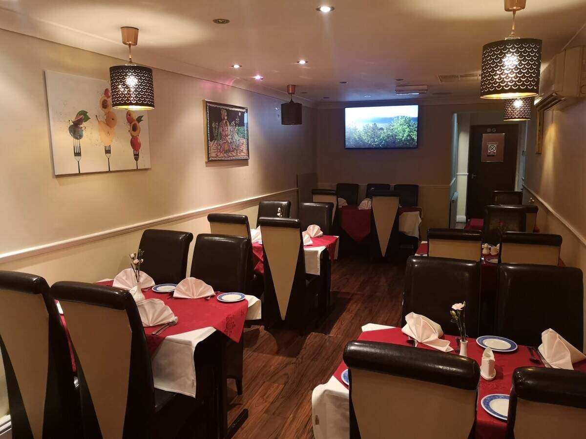 Restaurant & TakeAway for sale in Enfield London (Long Lease)