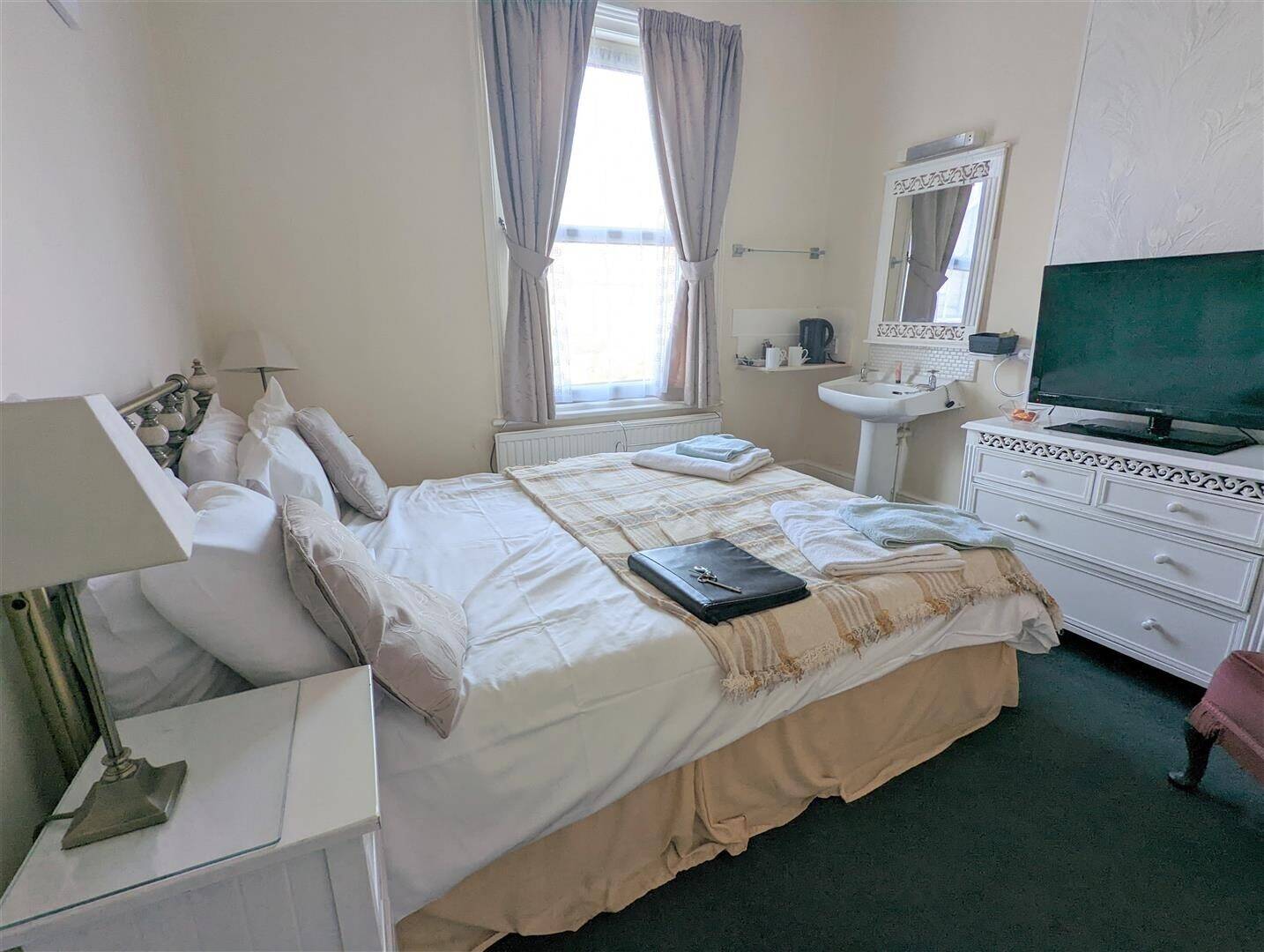 B&B for sale in Bexhill Town centre, minutes from a popular tourist seafront.