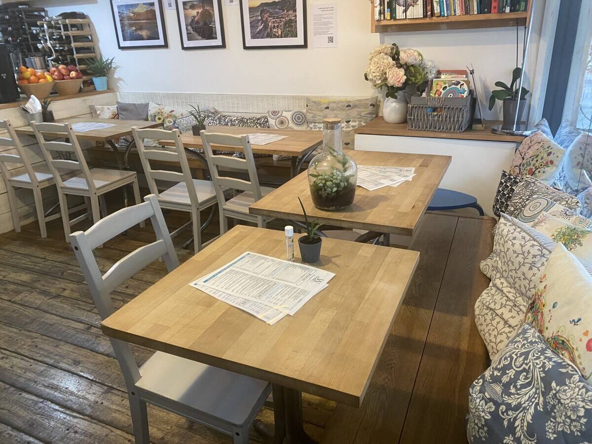 Coffe shop/Restaurant/Alcohol license + 1 bed flat/Turnpinke lane Photo 6