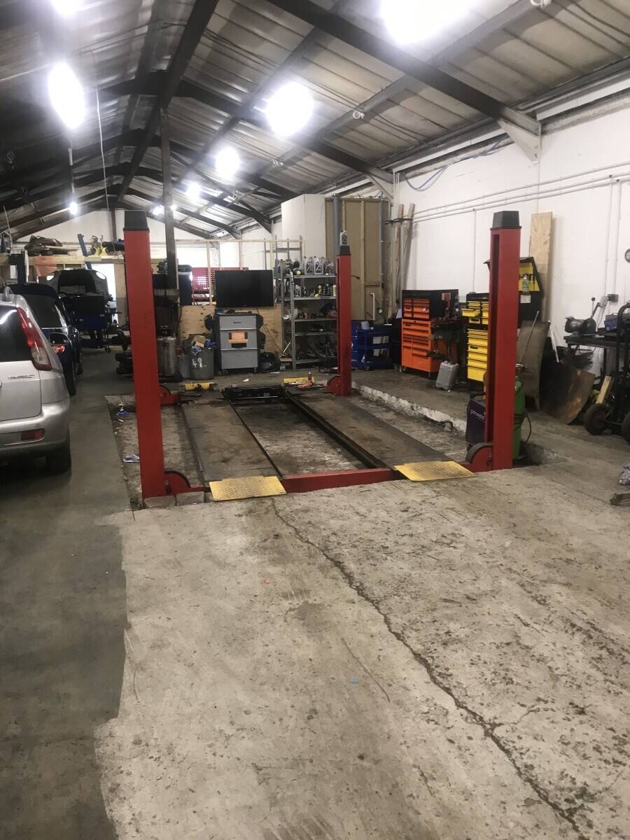 MOT Garage and repair shop