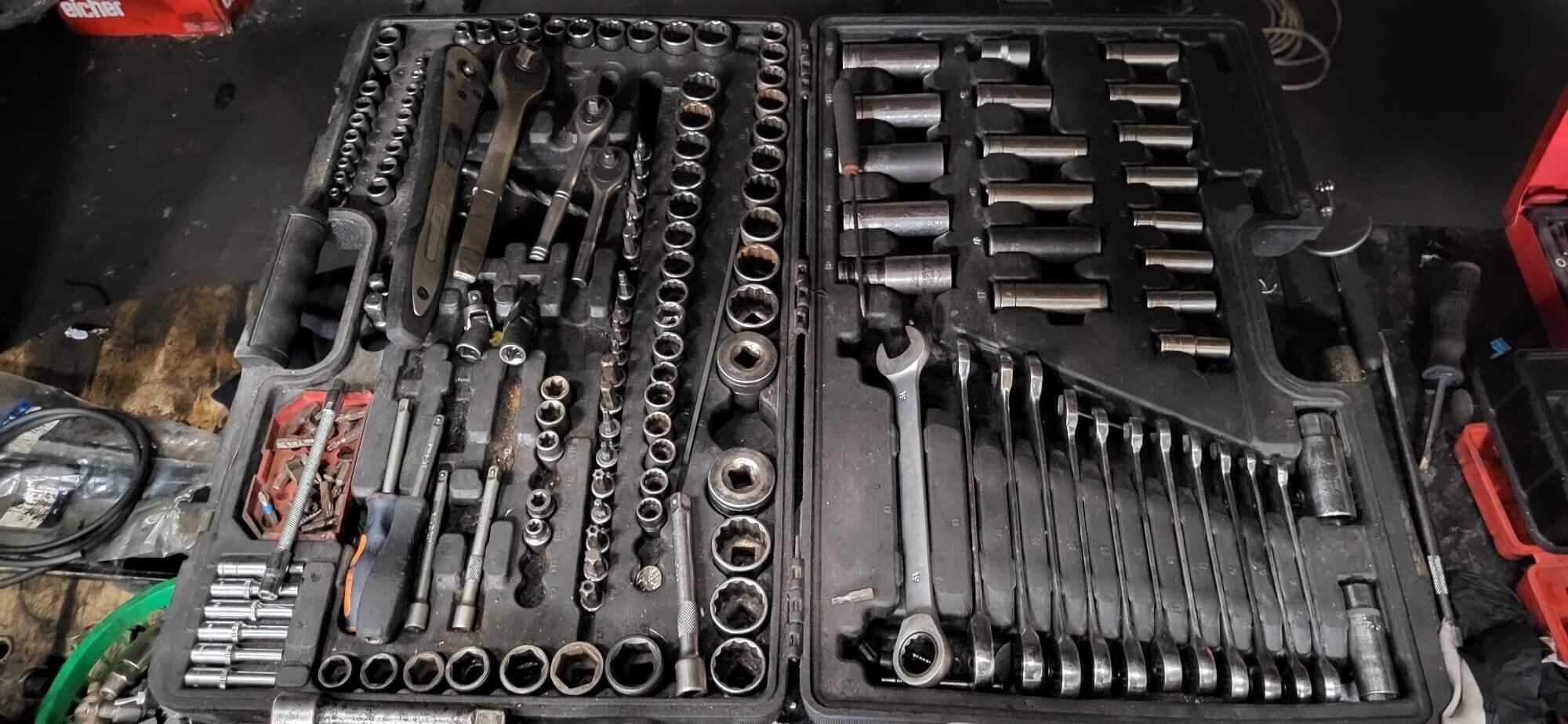 Autovehicle repair garage in Doncaster, Thorne. Photo 7