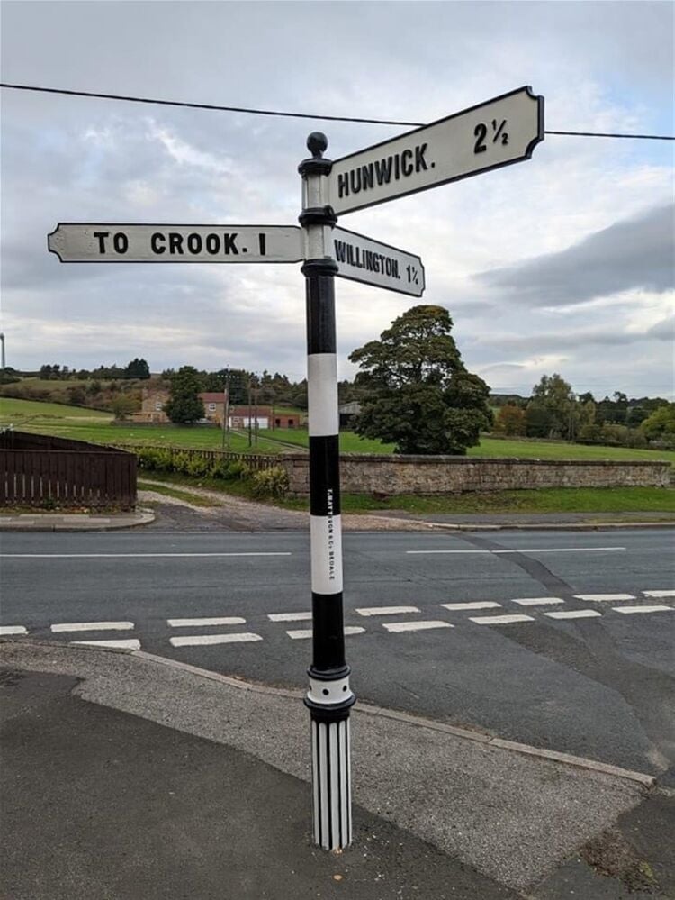 SPECIALIST RESTORATION AND MAINTENANCE OF HISTORIC / TRADITIONAL ROAD SIGNAGE Photo 7