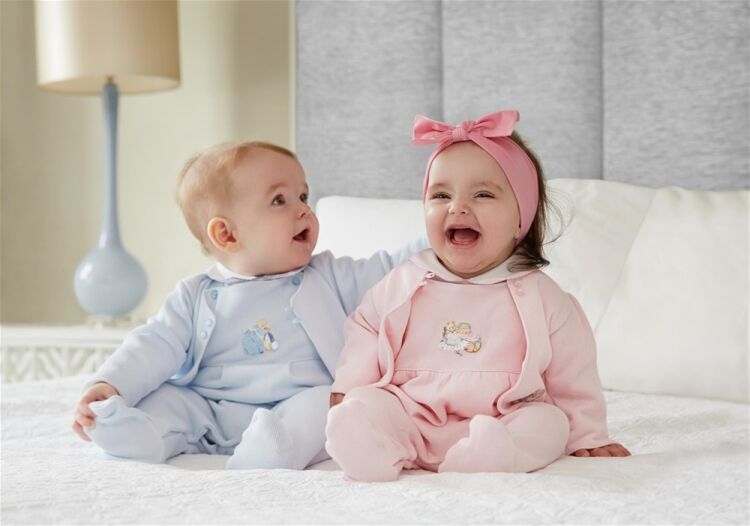 A WELL ESTABLISHED - AWARD-WINNING BABY AND CLOTHING BRAND Photo 7