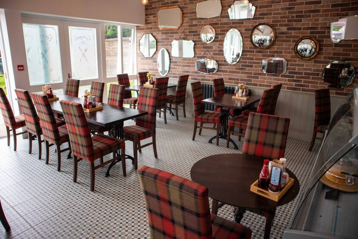 KENT - EXTENSIVELY RENOVATED PUBLIC HOUSE WITH PLANNING PERMISSION FOR SALE