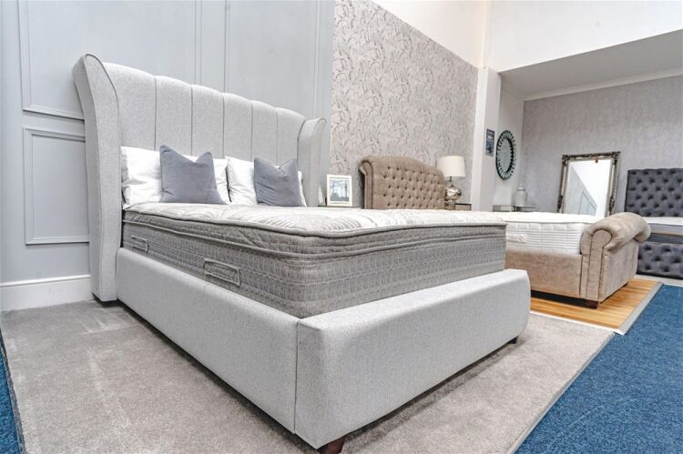 FURNITURE RETAILER Photo 7