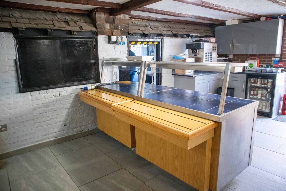 KENT - HIGH QUALITY FAMILY FRIENDLY PUB FOR SALE Photo 7