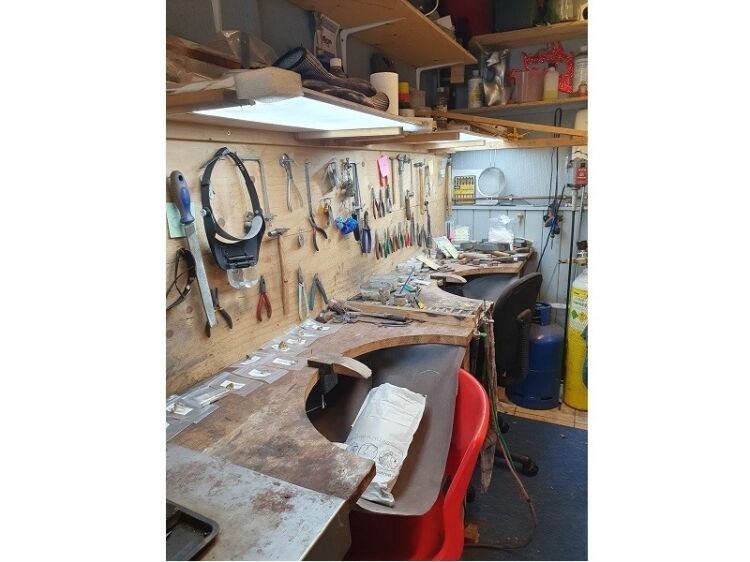 Highly rated jewellers business for sale Photo 7