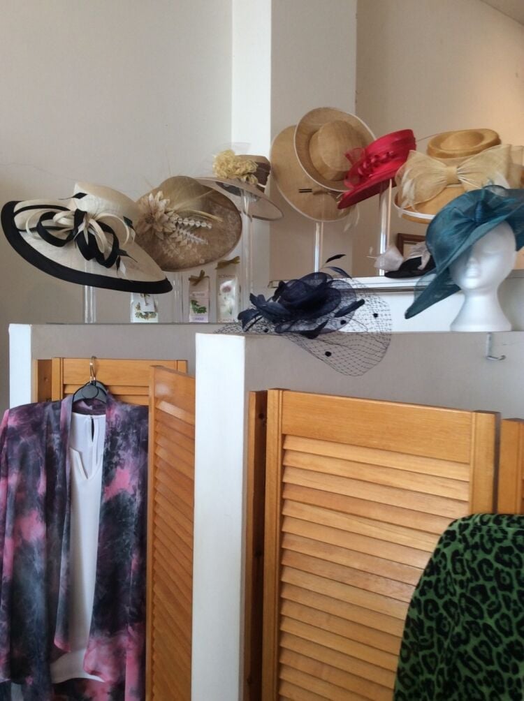 Exclusive Designer Ladies Clothing Business Photo 7