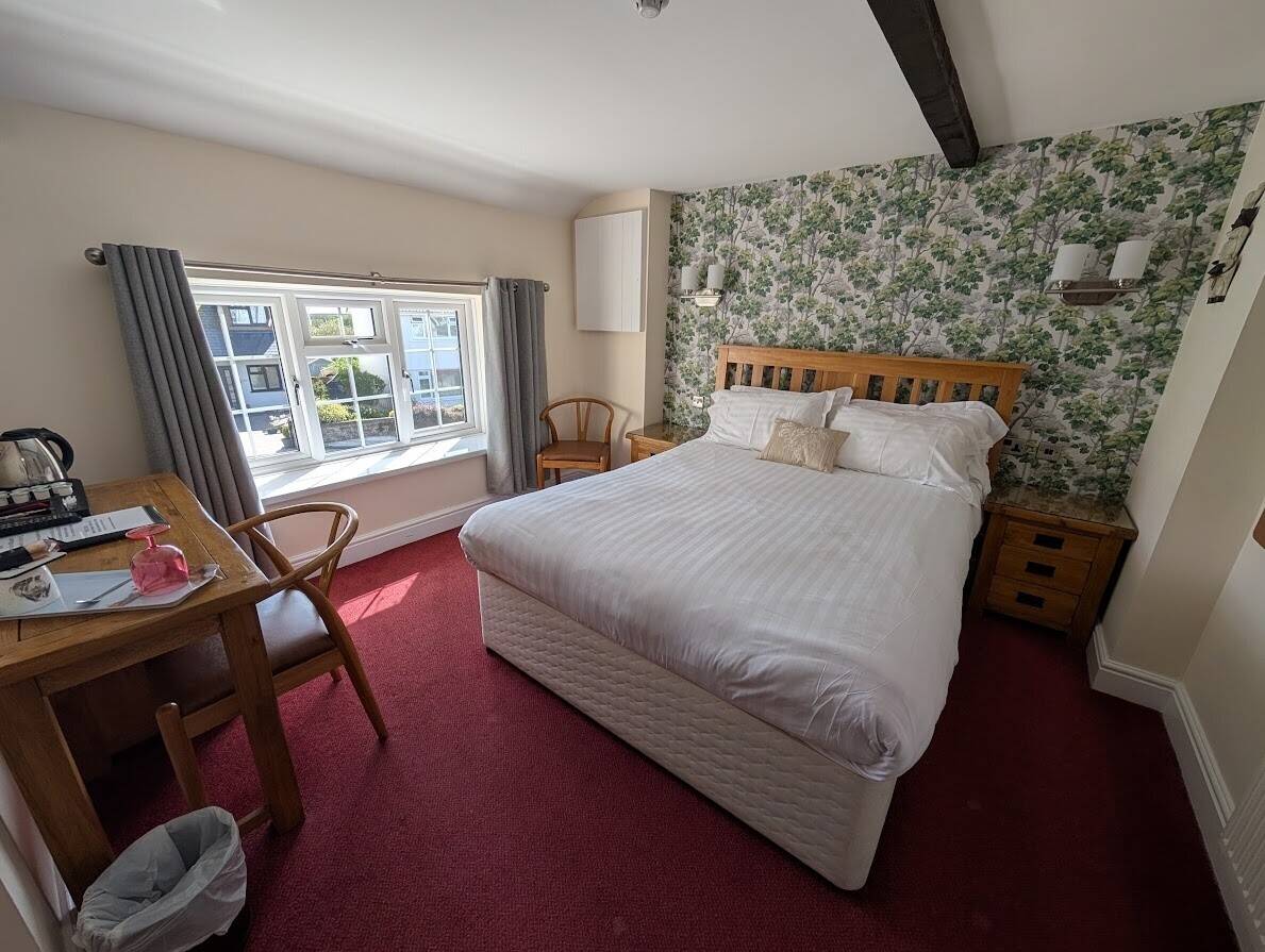 VALE OF GLAMORGAN - VILLAGE INN