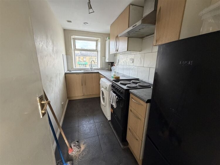 Vacant Unit For Sale in Huddersfield