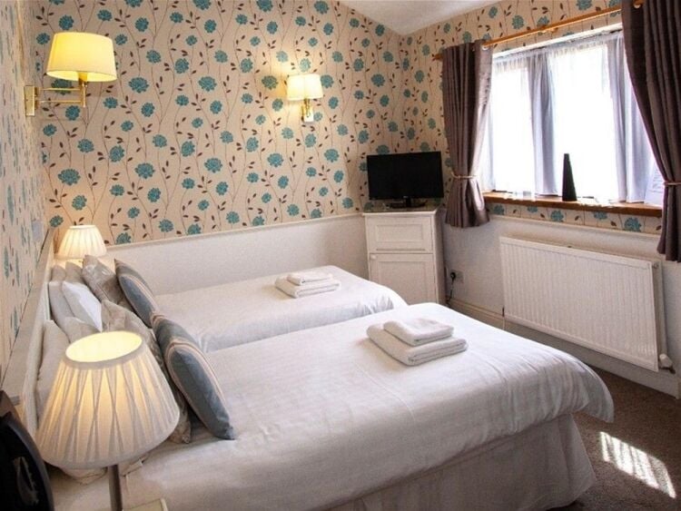 Hotels For Sale in Keighley Photo 7