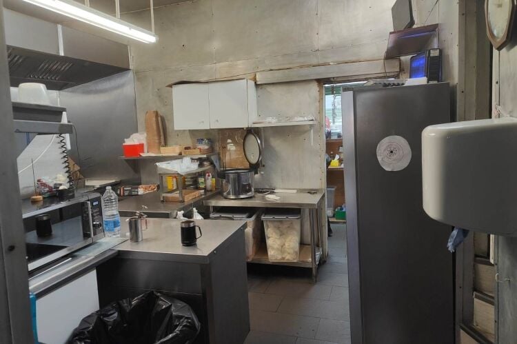Established Takeaway With Accommodation - Hull