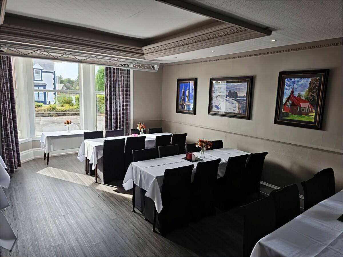 Family owned hotel in heart of Dumfries, close to all amenities including a detached 4 bed bungalow