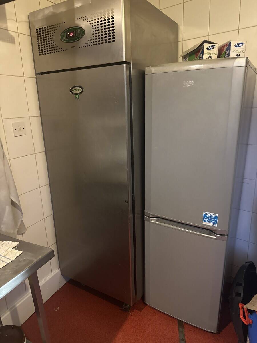 Saffron Indian takeaway in Birkenhead with 3 Bedroom Flat