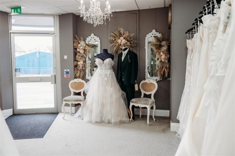 LUXURY BRIDAL GOWN BOUTIQUE