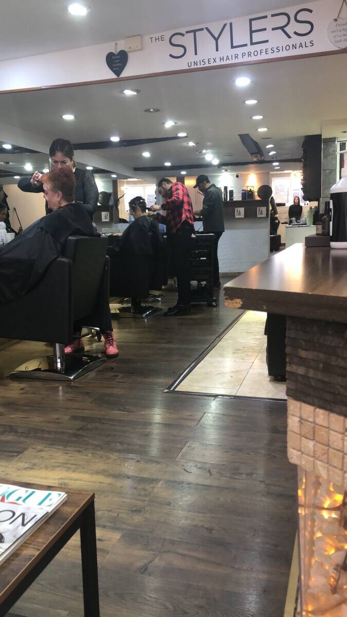 Hairdresser Sale in Canterbury High Street Photo 7