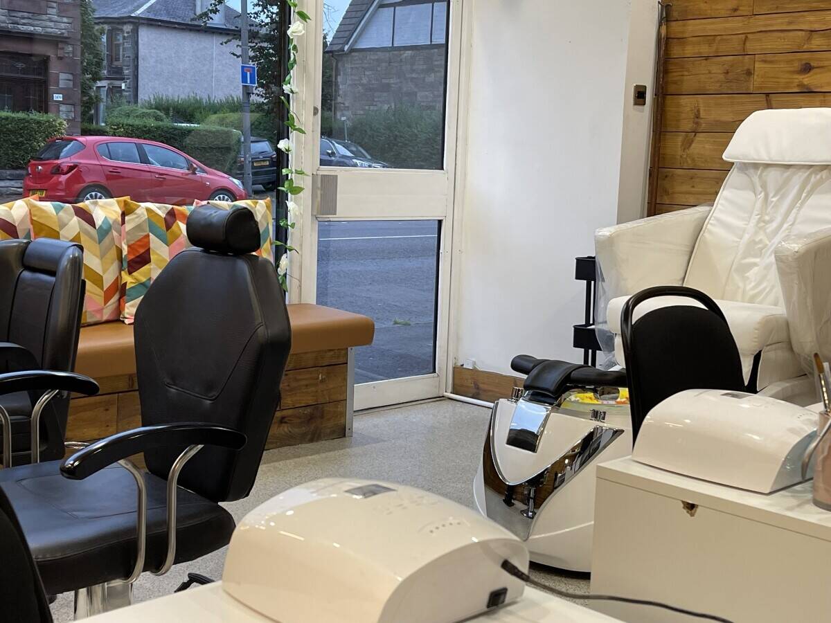 USA nails and beauty for sale in Glasgow west end  Photo 8