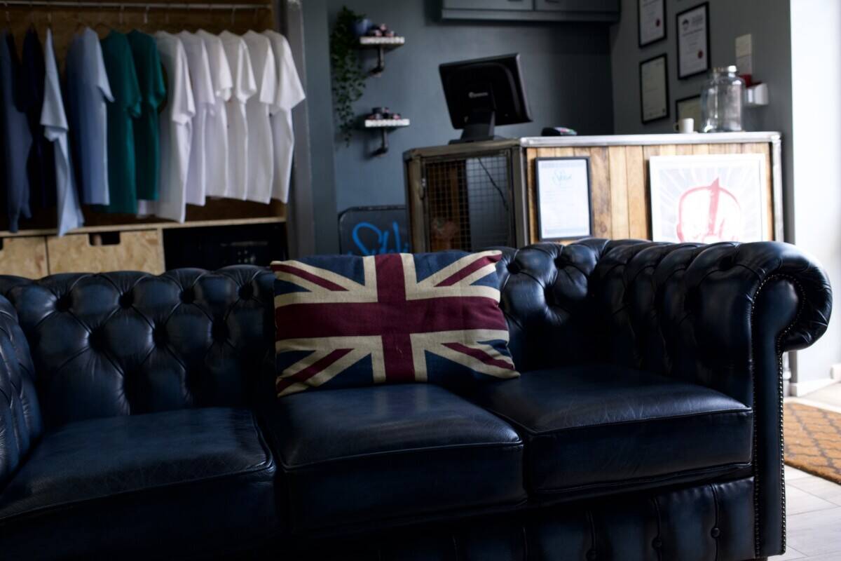REDUCED FOR QUICK SALE! Sublime. Highly Established Bespoke Barbershop Photo 7