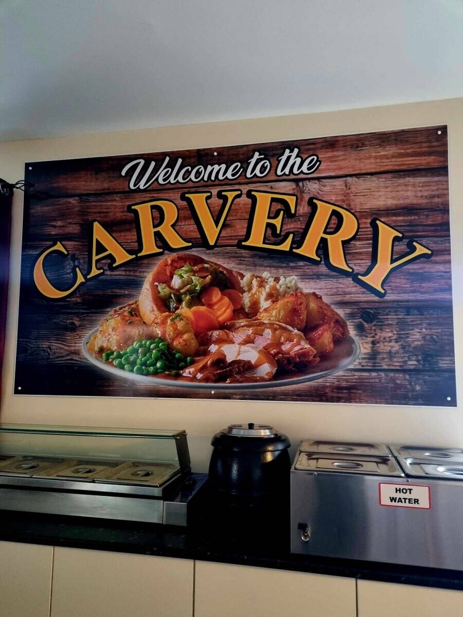 Established Cafe/Restaurant with large seating area and Alcohol licenced bar