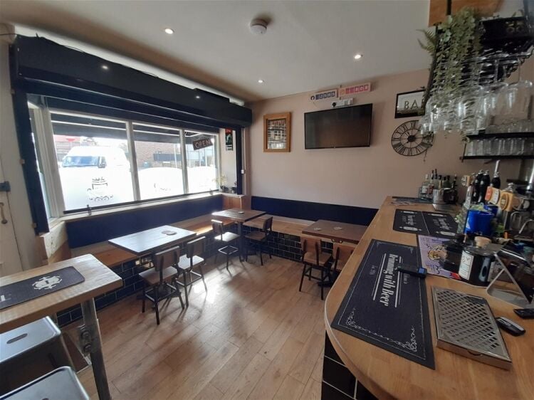 Licenced Trade, Pubs & Clubs For Sale in Chesterfield Photo 7