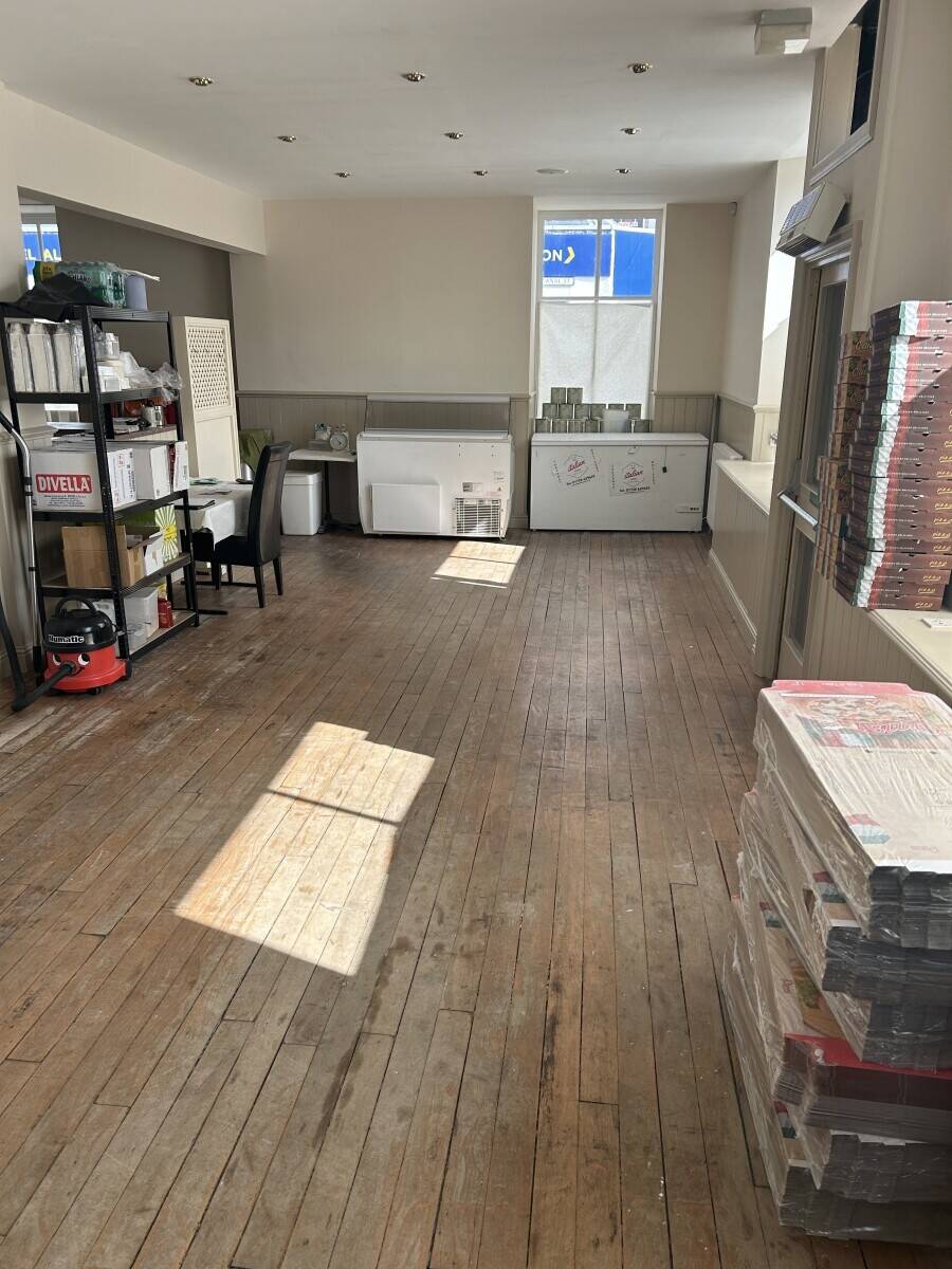 Italian restaurant and takeaway for sale