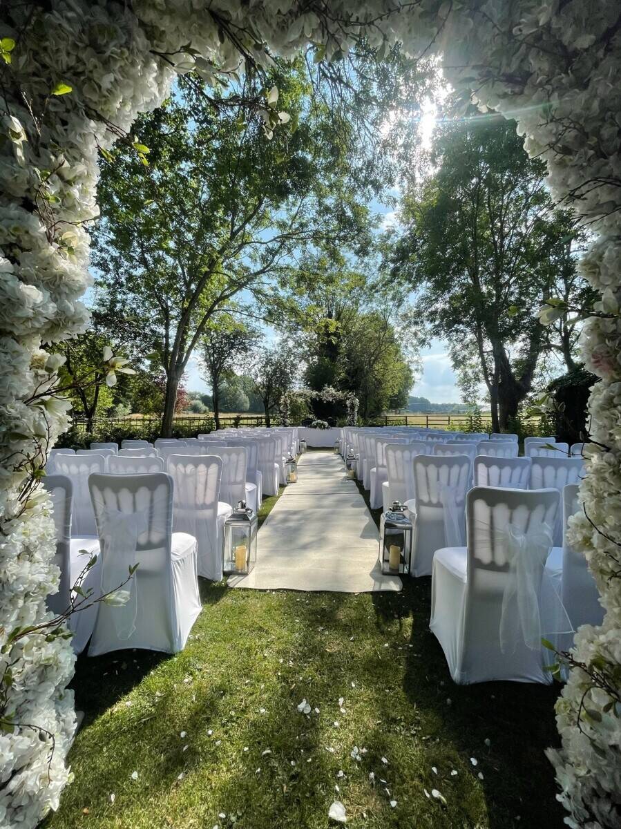 Popular event decorating business with substantial stock holding