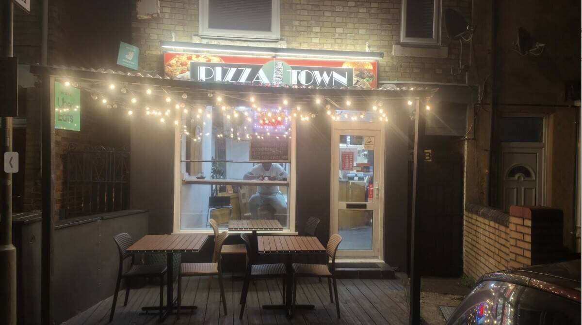 Profitable grilled peri peri chicken and pizza takeaway near Peterborough city centre  Photo 8