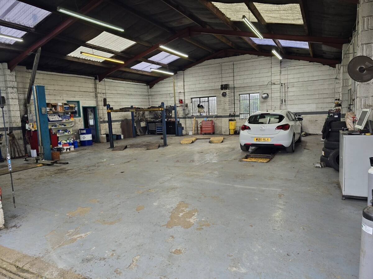 Modern Vehicle repair Garage and MOT station