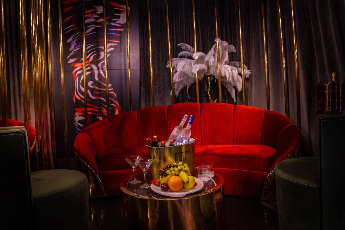 Restaurant, Rooftop Bar Lounge and Nightclub Photo 7