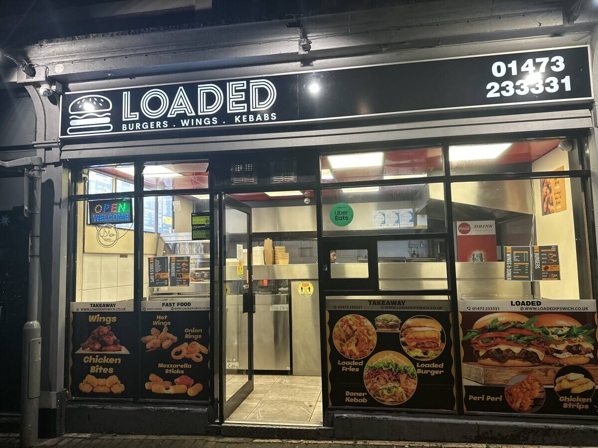 Fast food takeaway and seating town centre location 
