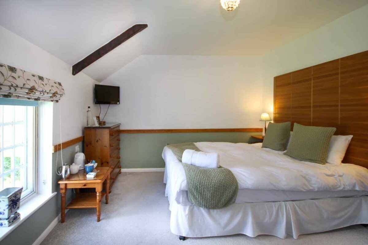 A Beautifully Presented 8-9 Bedroom, Boutique Guest House Photo 7