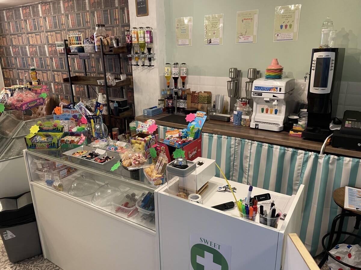 Play Cafe or Cafe