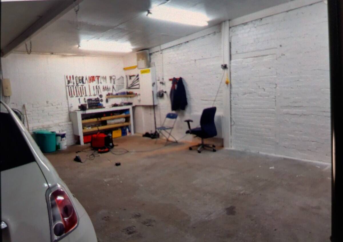 Car bodywork garage unit Photo 7