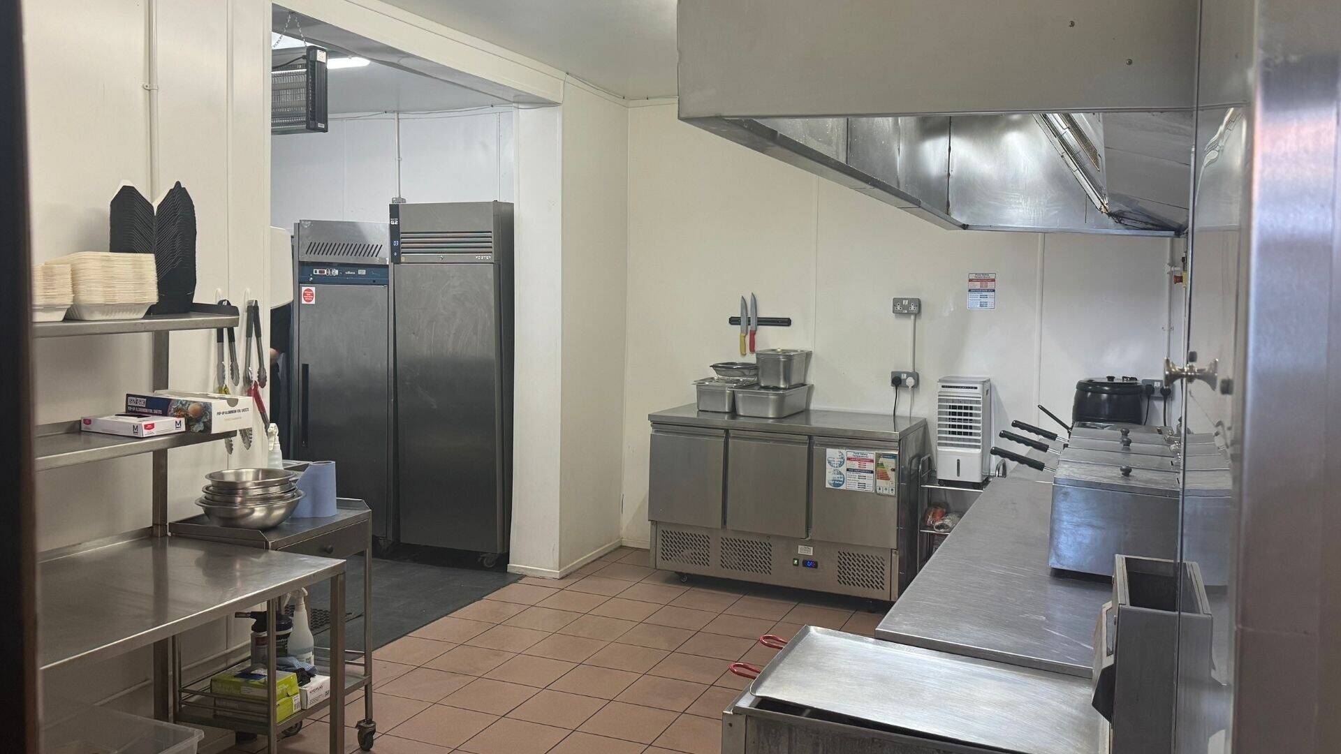 Established Chicken Wing Takeaway for Sale in Sheffield - Perfect for Aspiring Entrepreneurs!