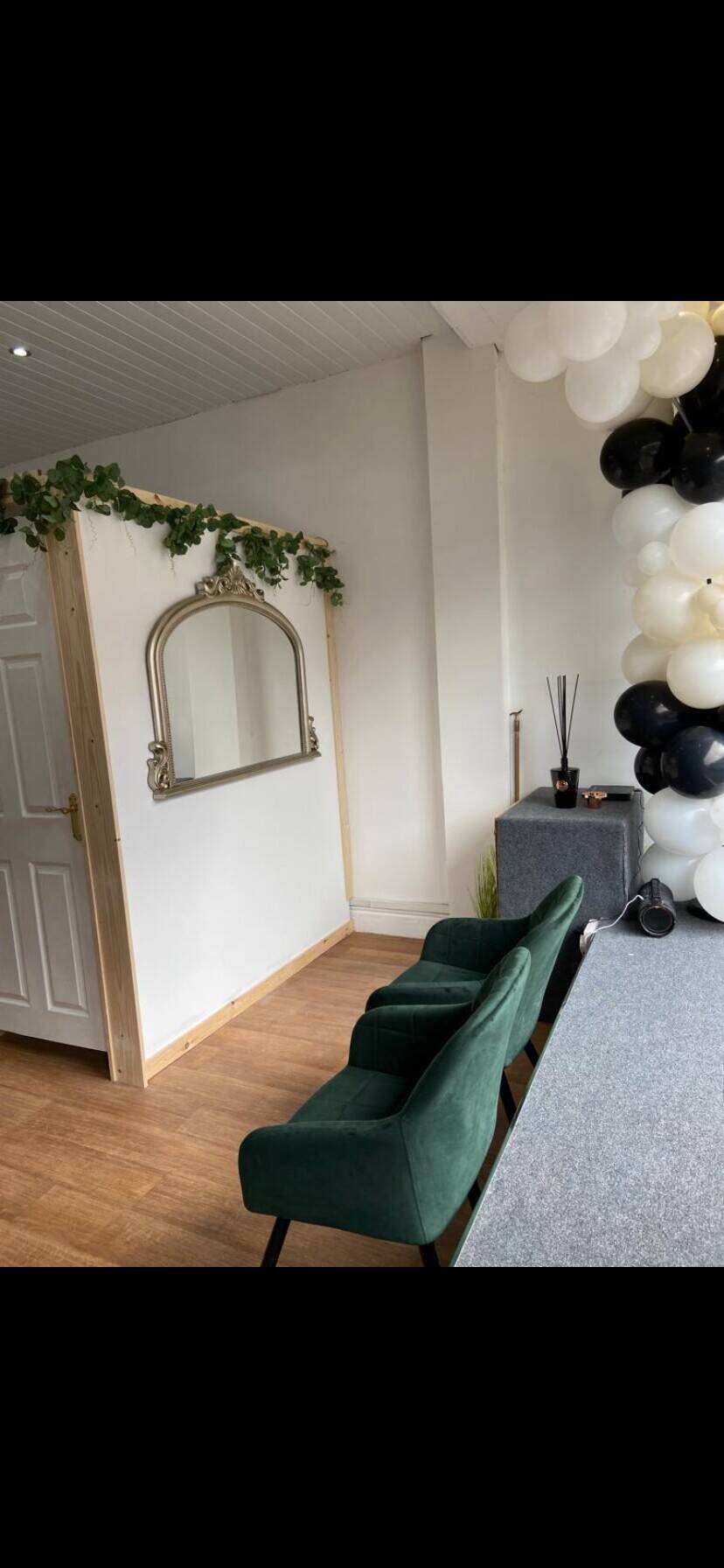 Leasehold tanning salon and beauty salon