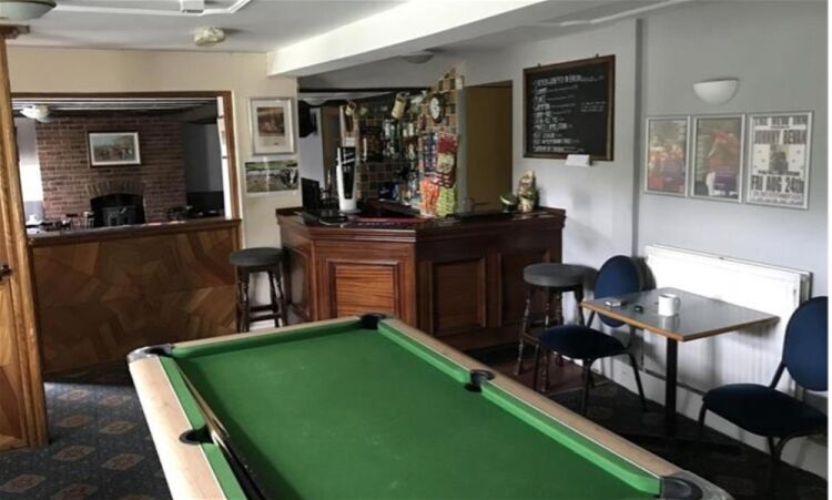 FREEHOLD PUBLIC HOUSE & RESTAURANT  NEAR ABERDARE