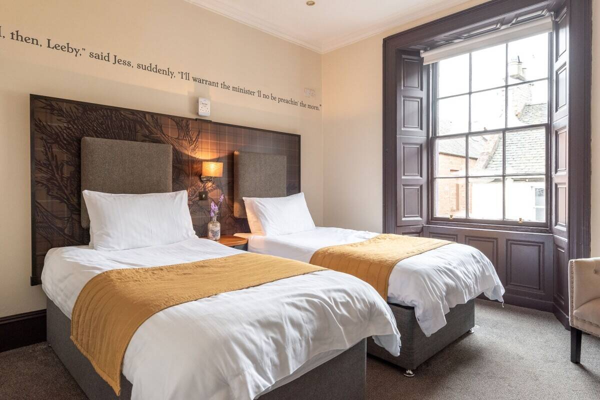 Established & Well Presented 9-Bedroom Hotel For Sale Photo 7