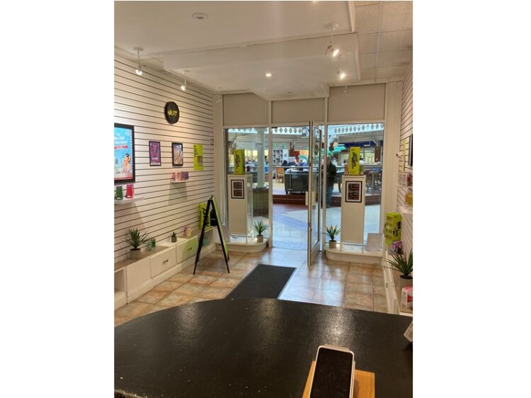 Popular & Growing Vape Store For Sale