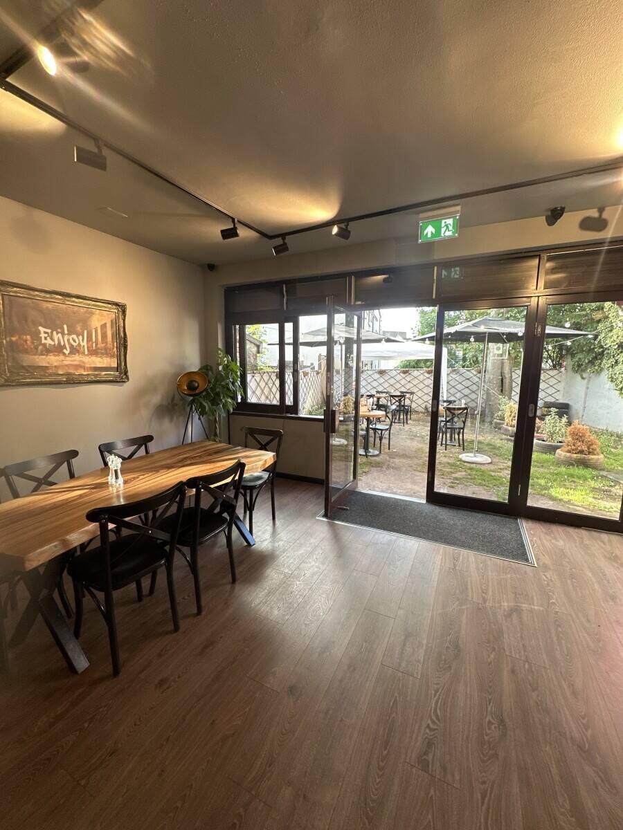 Bistro restaurant for sale in Willesden
