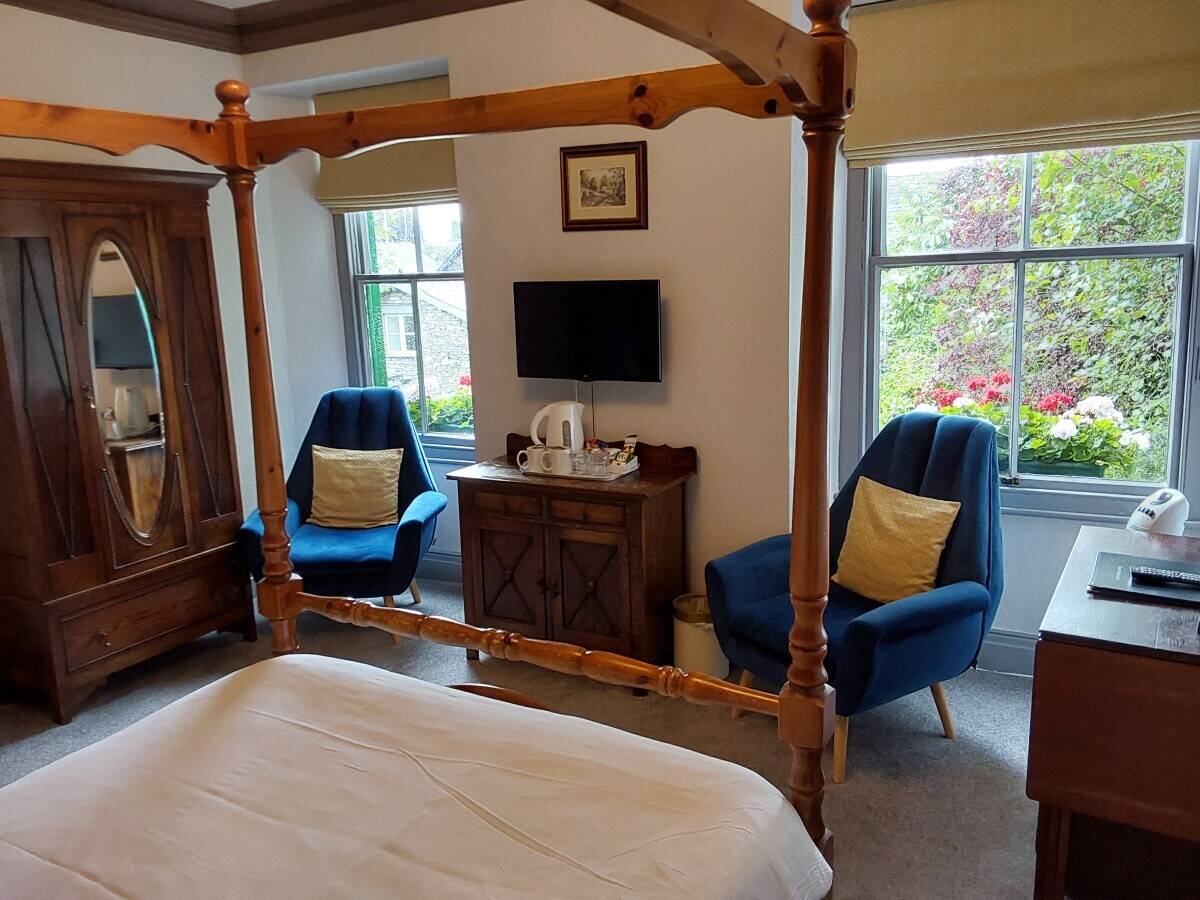 Leasehold Guest House Hotel Bed and Breakfast Guest Accommodation Bowness-on-Windermere For Sale