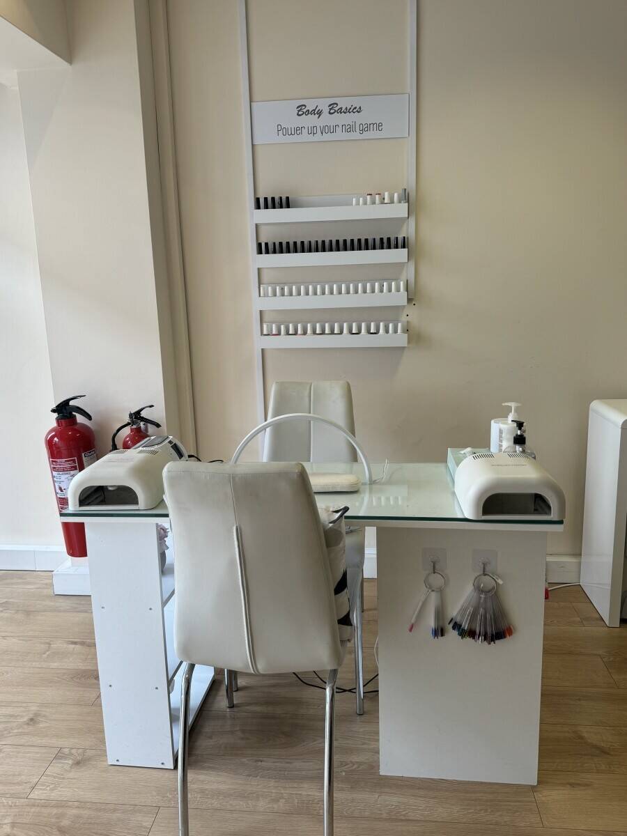 Beauty Salon for Sale in Dunstable, Beds
