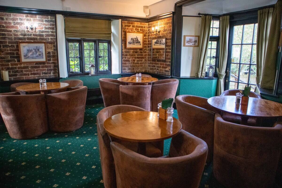 KENT - INVESTMENT SALE OF ICONIC KENT PUB (NET YIELD 7.5%) Photo 7