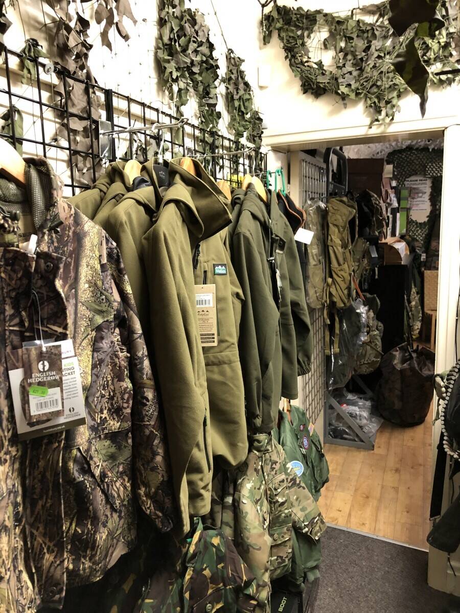 Established since 2002: Air Gun and Hunting Store, low cost leasehold premises