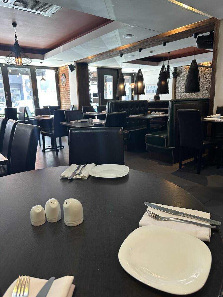 Highly rated restaurant in Surrey and shisha bar Photo 7