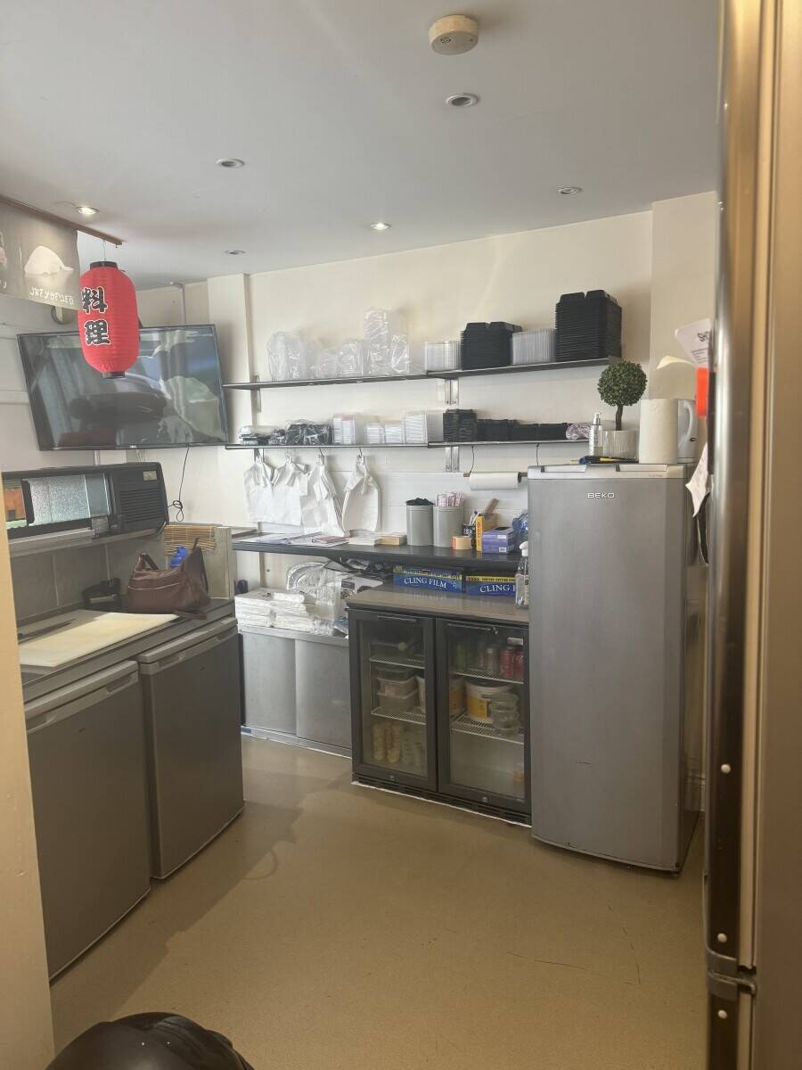 Japanese restaurant take away in Walton on Thames